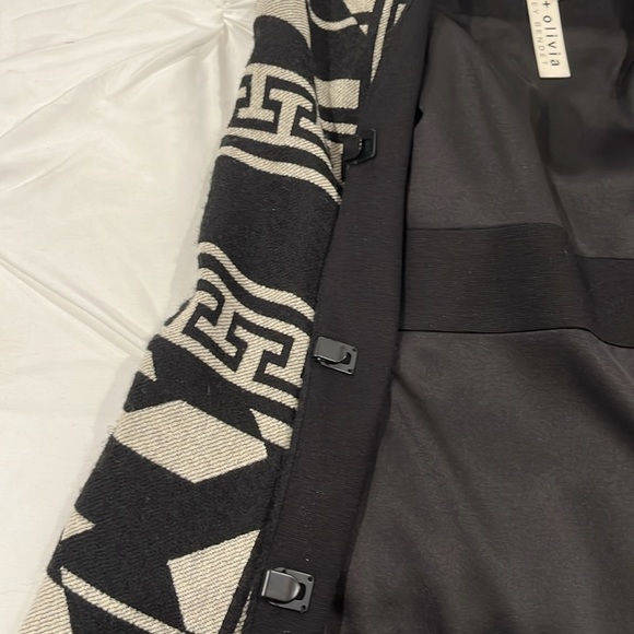 Free Shipping  - NWT Alice+Olivia REASONABLE offers considered - Picture 7 of 7